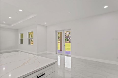 House in Dover, Florida 4 bedrooms, 313.45 sq.m. № 1826599 - photo 21