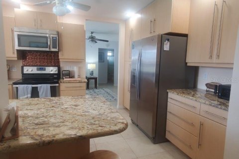 House in Punta Gorda, Florida 2 bedrooms, 153.29 sq.m. № 1085019 - photo 7