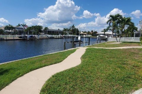 House in Punta Gorda, Florida 2 bedrooms, 153.29 sq.m. № 1085019 - photo 20