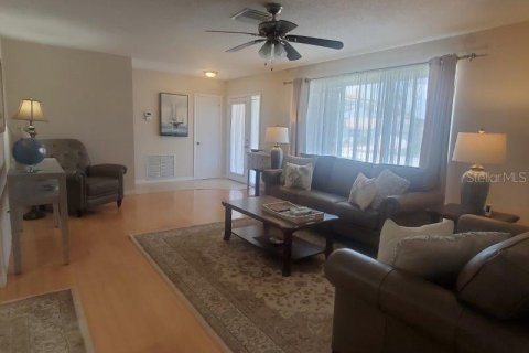 House in Punta Gorda, Florida 2 bedrooms, 153.29 sq.m. № 1085019 - photo 8