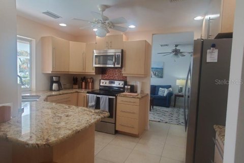 House in Punta Gorda, Florida 2 bedrooms, 153.29 sq.m. № 1085019 - photo 11