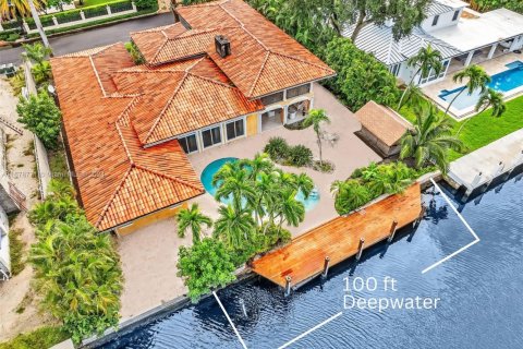 Villa ou maison à vendre à Fort Lauderdale, Floride: 5 chambres, 394.93 m2 № 1409071 - photo 1