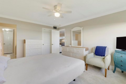 Condo in Jensen Beach, Florida, 2 bedrooms № 2341386 - photo 12