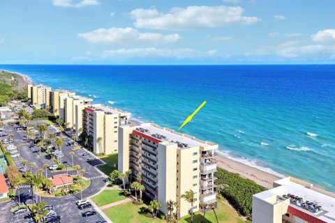Condo in Jensen Beach, Florida, 2 bedrooms № 2341386 - photo 28