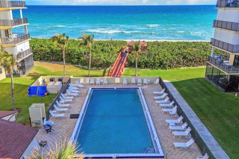Condo in Jensen Beach, Florida, 2 bedrooms № 2341386 - photo 22