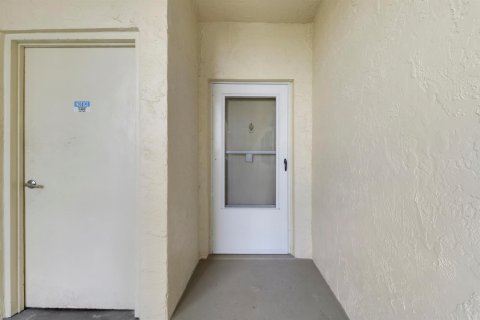 Condo in Jensen Beach, Florida, 2 bedrooms № 2341386 - photo 2