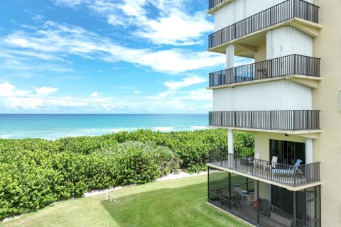 Condo in Jensen Beach, Florida, 2 bedrooms № 2341386 - photo 24