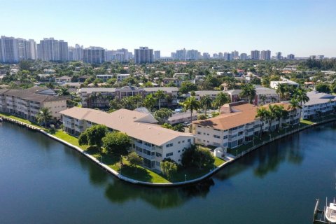 Propiedad comercial en venta en Hallandale Beach, Florida № 2184157 - foto 27