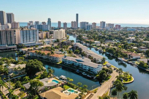 Propiedad comercial en venta en Hallandale Beach, Florida № 2184157 - foto 17