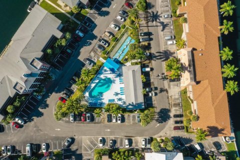 Propiedad comercial en venta en Hallandale Beach, Florida № 2184157 - foto 22