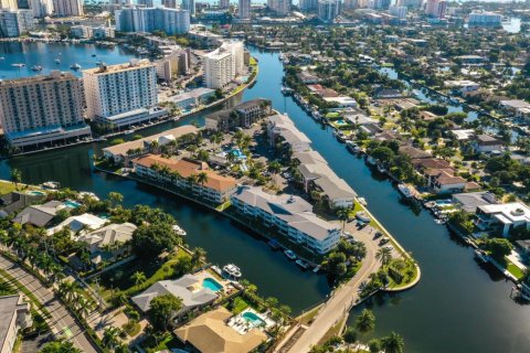 Propiedad comercial en venta en Hallandale Beach, Florida № 2184157 - foto 16