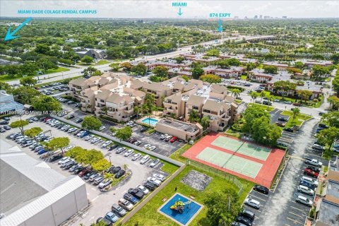 Condominio en alquiler en Miami, Florida, 2 dormitorios, 86.4 m2 № 1954386 - foto 2