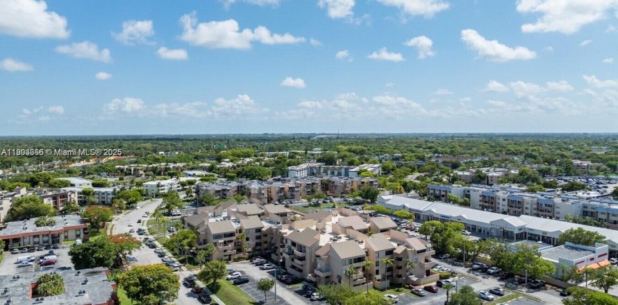 Condominio en Miami, Florida, 2 dormitorios  № 1954386