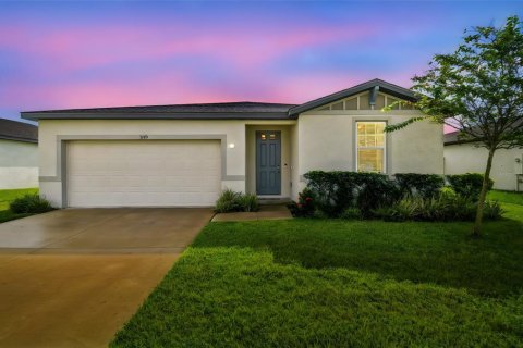 Casa en venta en Plant City, Florida, 4 dormitorios, 169.36 m2 № 1906555 - foto 1