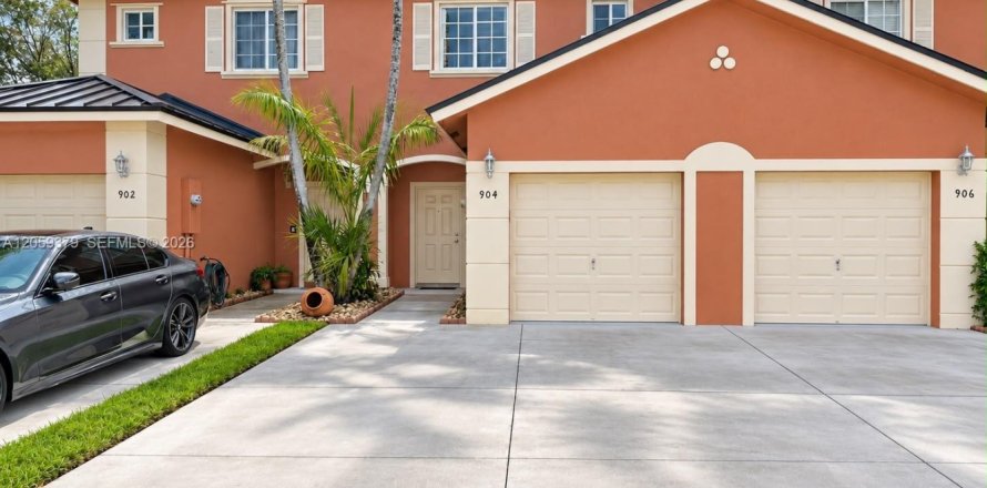 Touwnhouse à Pembroke Pines, Floride 3 chambres, 147.16 m2 № 2261182