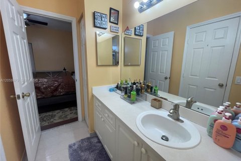 Touwnhouse à vendre à Pembroke Pines, Floride: 3 chambres, 147.16 m2 № 2261182 - photo 28