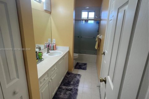 Touwnhouse à vendre à Pembroke Pines, Floride: 3 chambres, 147.16 m2 № 2261182 - photo 24