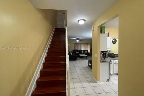 Touwnhouse à vendre à Pembroke Pines, Floride: 3 chambres, 147.16 m2 № 2261182 - photo 19