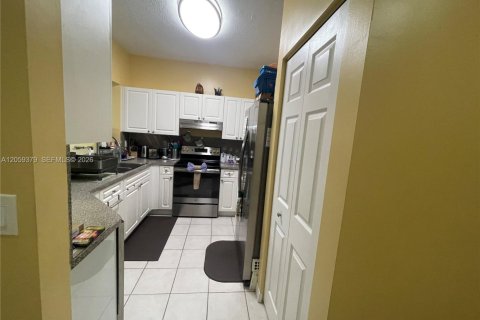 Touwnhouse à vendre à Pembroke Pines, Floride: 3 chambres, 147.16 m2 № 2261182 - photo 12