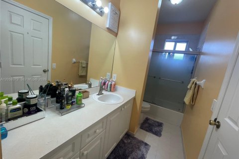 Touwnhouse à vendre à Pembroke Pines, Floride: 3 chambres, 147.16 m2 № 2261182 - photo 21