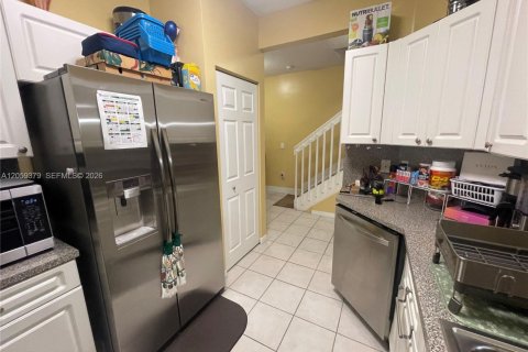 Touwnhouse à vendre à Pembroke Pines, Floride: 3 chambres, 147.16 m2 № 2261182 - photo 8