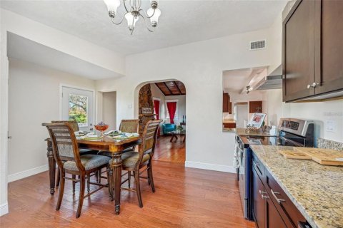 House in Daytona Beach, Florida 4 bedrooms, 239.32 sq.m. № 1767591 - photo 7