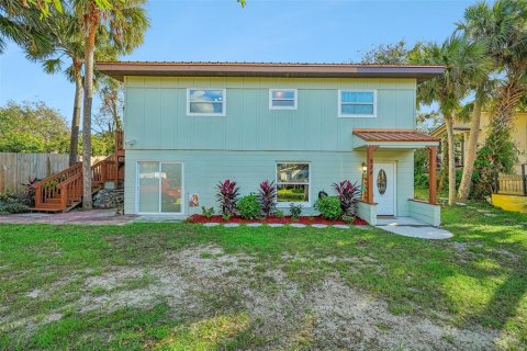 House in Daytona Beach, Florida 4 bedrooms, 239.32 sq.m. № 1767591 - photo 1