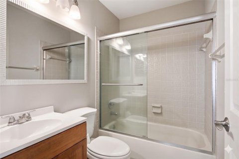 Condo in Tarpon Springs, Florida, 2 bedrooms  № 2239699 - photo 24