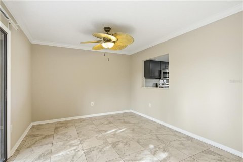 Condo in Tarpon Springs, Florida, 2 bedrooms  № 2239699 - photo 10