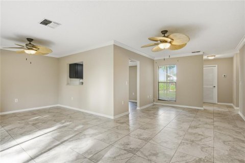 Condo in Tarpon Springs, Florida, 2 bedrooms  № 2239699 - photo 8