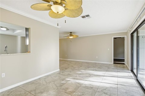 Condo in Tarpon Springs, Florida, 2 bedrooms  № 2239699 - photo 11
