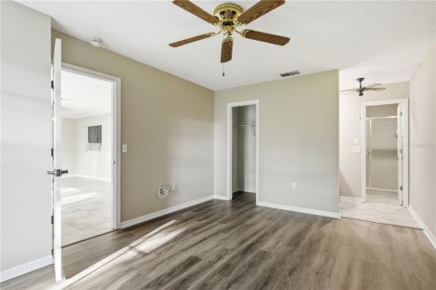 Condo in Tarpon Springs, Florida, 2 bedrooms  № 2239699 - photo 19
