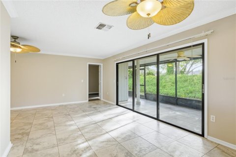 Condo in Tarpon Springs, Florida, 2 bedrooms  № 2239699 - photo 12