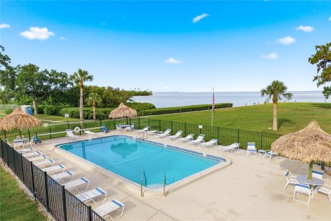 Condo in Tarpon Springs, Florida, 2 bedrooms  № 2239699 - photo 4