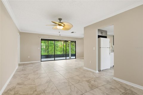 Condo in Tarpon Springs, Florida, 2 bedrooms  № 2239699 - photo 13