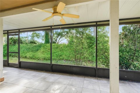Condo in Tarpon Springs, Florida, 2 bedrooms  № 2239699 - photo 28