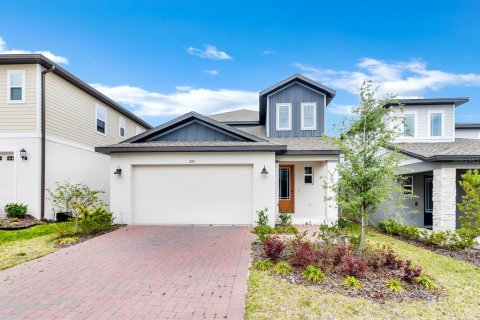 House in Clermont, Florida 4 bedrooms, 206.8 sq.m. № 1516079 - photo 1