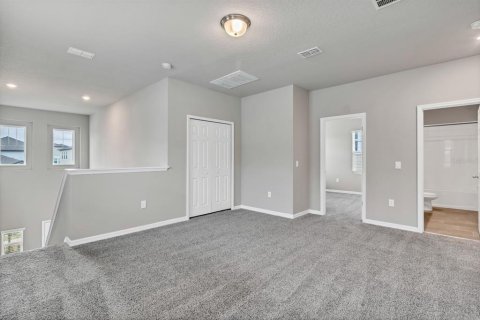 House in Clermont, Florida 4 bedrooms, 206.8 sq.m. № 1516079 - photo 18