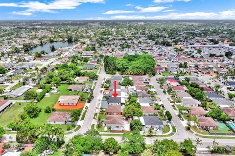 Купить виллу или дом в Майами, Флорида 3 спальни, 125.33м2, № 1807714 - фото 8