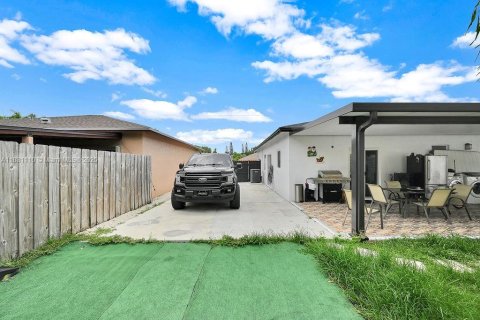 Купить виллу или дом в Майами, Флорида 3 спальни, 125.33м2, № 1807714 - фото 24