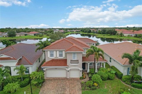 Villa ou maison à vendre à Punta Gorda, Floride: 5 chambres, 377.83 m2 № 1918400 - photo 1