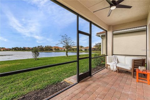 Villa ou maison à vendre à Punta Gorda, Floride: 5 chambres, 377.83 m2 № 1918400 - photo 8