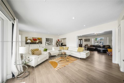 Villa ou maison à vendre à Hialeah, Floride: 4 chambres, 180.23 m2 № 1932625 - photo 16