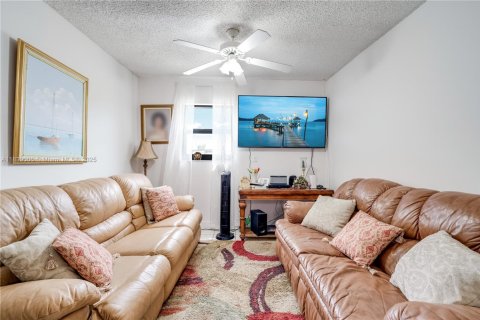 Купить виллу или дом в Майами, Флорида 3 спальни, 133.31м2, № 1957538 - фото 18