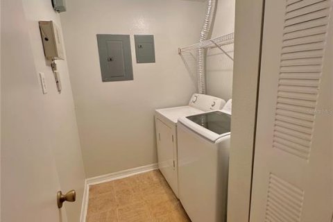 Condo in Orlando, Florida, 3 bedrooms  № 1903199 - photo 24