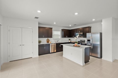 Casa en alquiler en Zephyrhills, Florida, 5 dormitorios, 240.25 m2 № 1906505 - foto 13