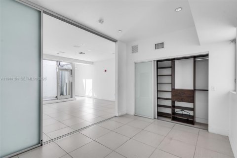 Снять в аренду кондоминиум в Майами-Бич, Флорида 2 спальни, № 2001730 - фото 7