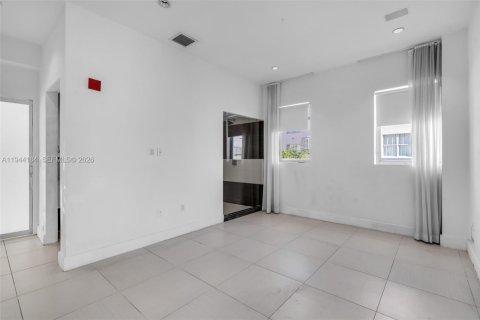 Снять в аренду кондоминиум в Майами-Бич, Флорида 2 спальни, № 2001730 - фото 12