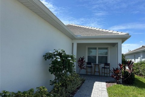 House in Sarasota, Florida 3 bedrooms, 165.74 sq.m. № 1813312 - photo 4