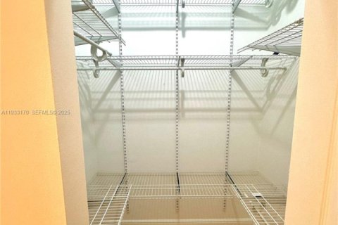 Снять в аренду виллу или дом в Майами, Флорида 4 спальни, 157.93м2, № 1991912 - фото 7